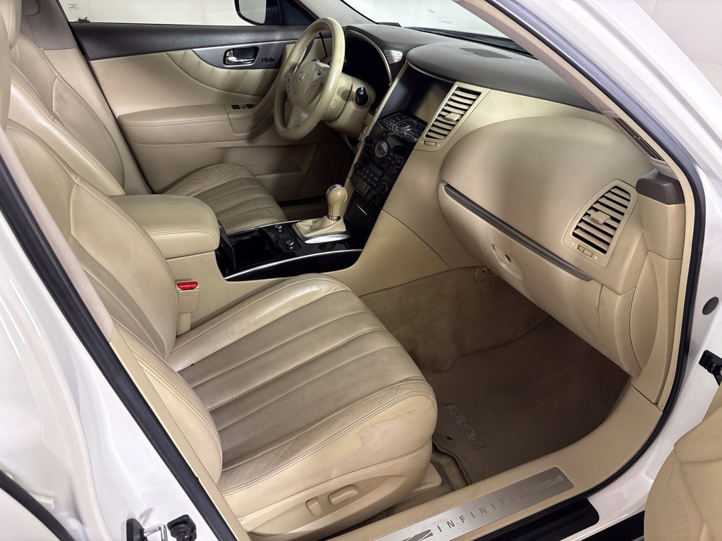 Used 2014 INFINITI QX70 2WD w/ Premium Package image 16