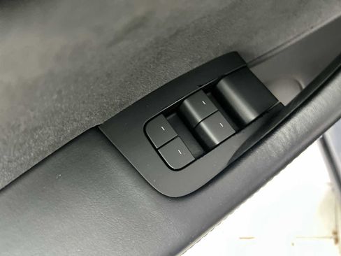 Used 2022 Tesla Model Y Performance image 14