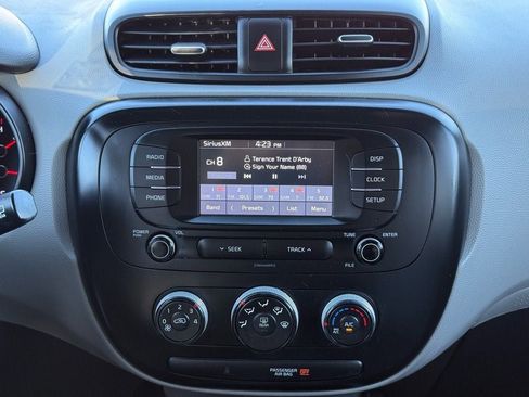 Used 2019 Kia Soul image 24