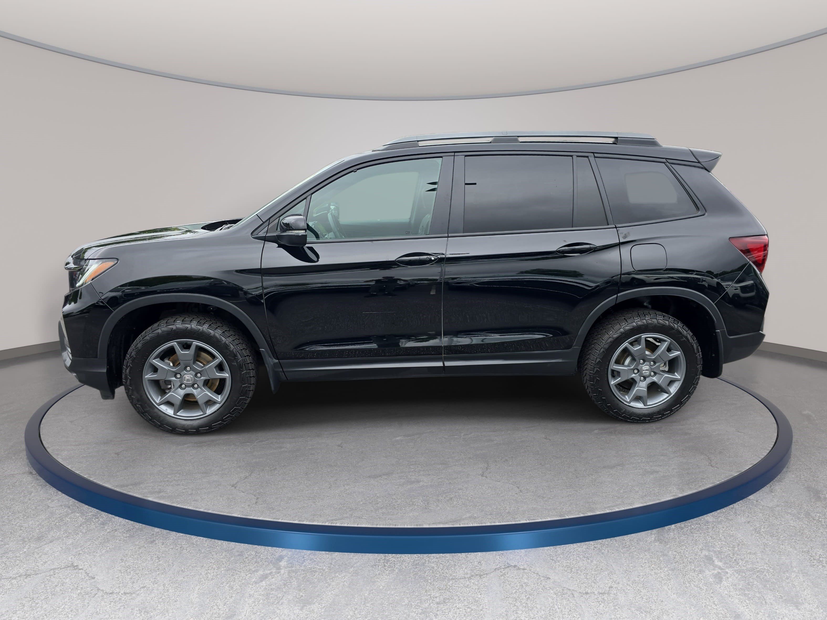 Certified 2025 Honda Passport TrailSport image 8