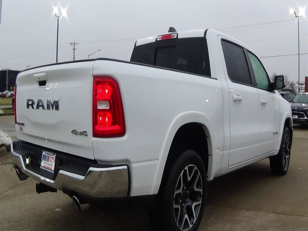 Used 2025 RAM 1500 Laramie AWD/4WD image 6