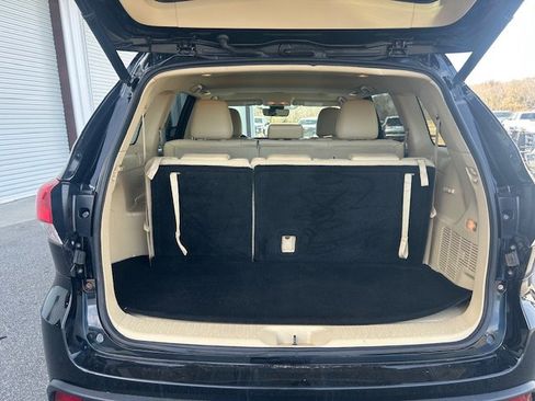 Used 2019 Toyota Highlander XLE image 7