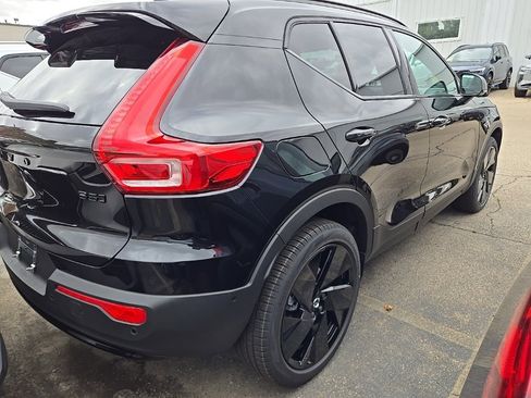 New 2026 Volvo XC40 B5 Ultra w/ Protection Package Premier image 8