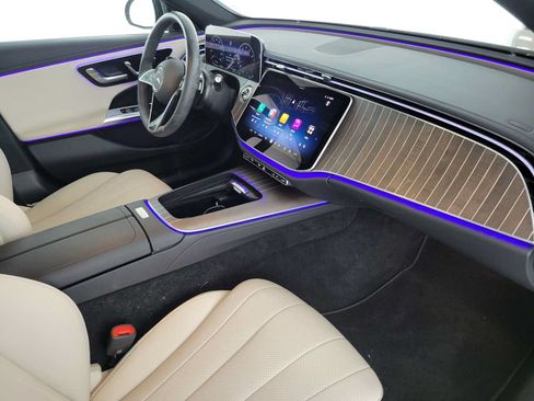 Used 2025 Mercedes-Benz E 350 Sedan image 10