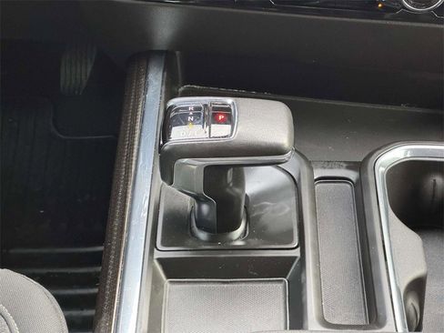 Used 2022 Chevrolet Silverado 1500 LT w/ Z71 Off-Road Package image 8