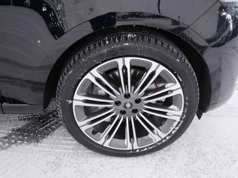 Used 2025 Land Rover Range Rover SE image 8