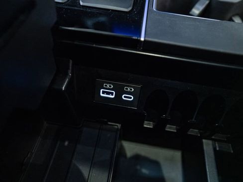 Used 2022 Toyota Tundra Limited image 39