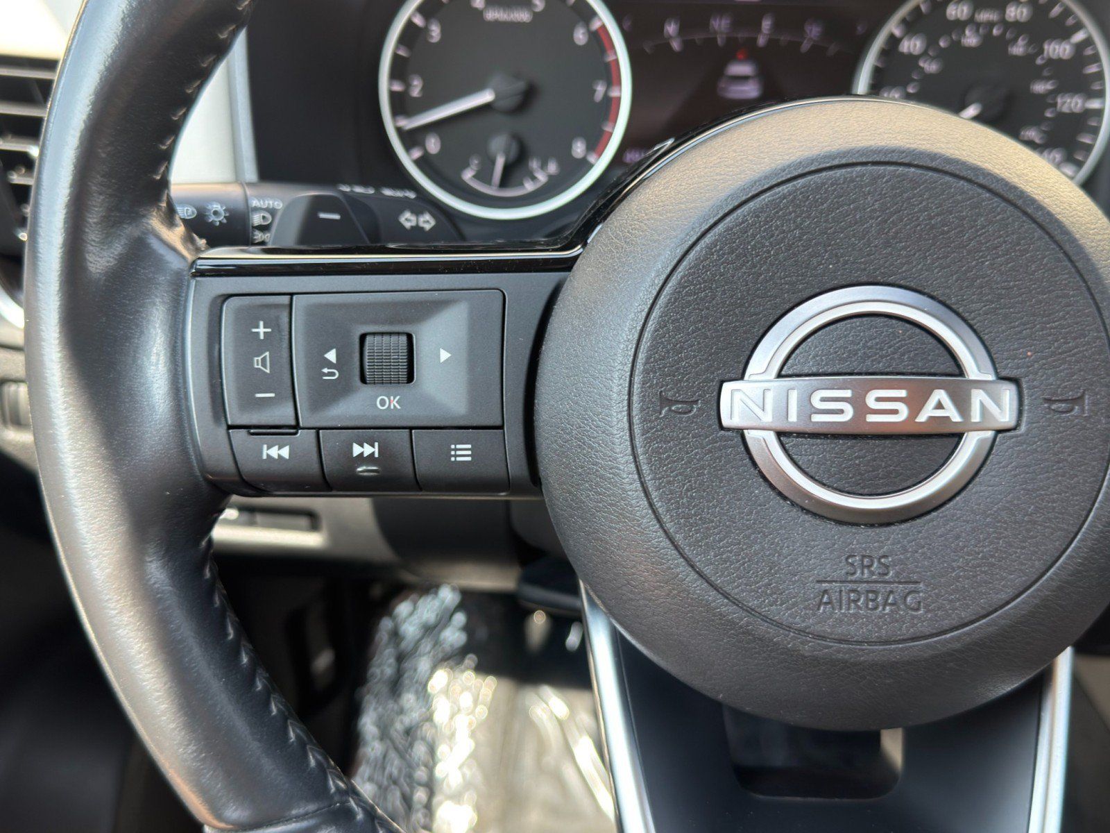 Used 2023 Nissan Rogue SL w/ SL Premium Package FWD image 21
