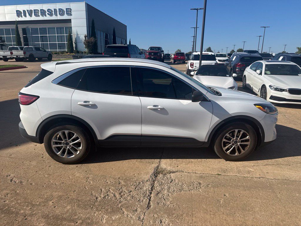 Used 2022 Ford Escape SE FWD image 11