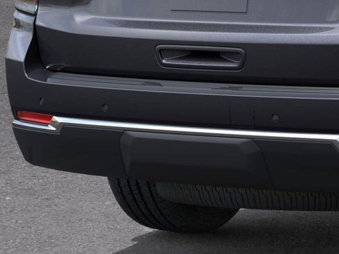 New 2026 Chevrolet Suburban LS image 15