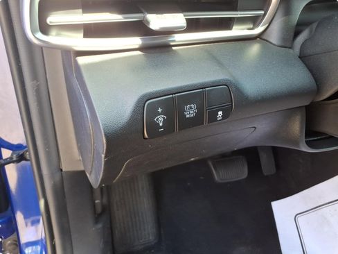 Used 2024 Hyundai Elantra Blue FWD image 16