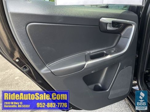 Used 2016 Volvo XC60 T6 w/ Proximity Package AWD/4WD image 11