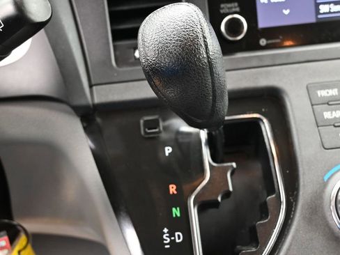 Used 2020 Toyota Sienna LE AWD/4WD image 26
