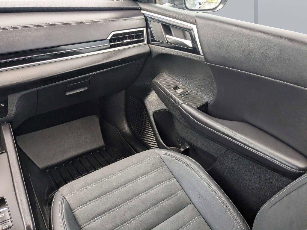 Used 2023 Mitsubishi Outlander 4WD Plug-In Hybrid image 22