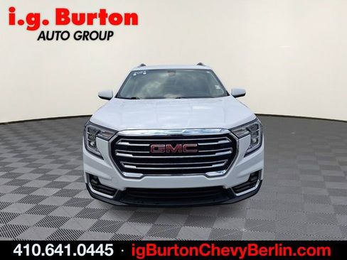 Certified 2024 GMC Terrain SLT FWD image 2