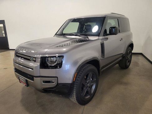 Used 2022 Land Rover Defender 90 X-Dynamic SE image 6