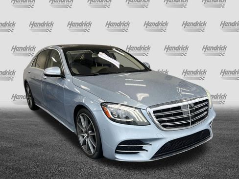 Used 2020 Mercedes-Benz S 560 Sedan image 2