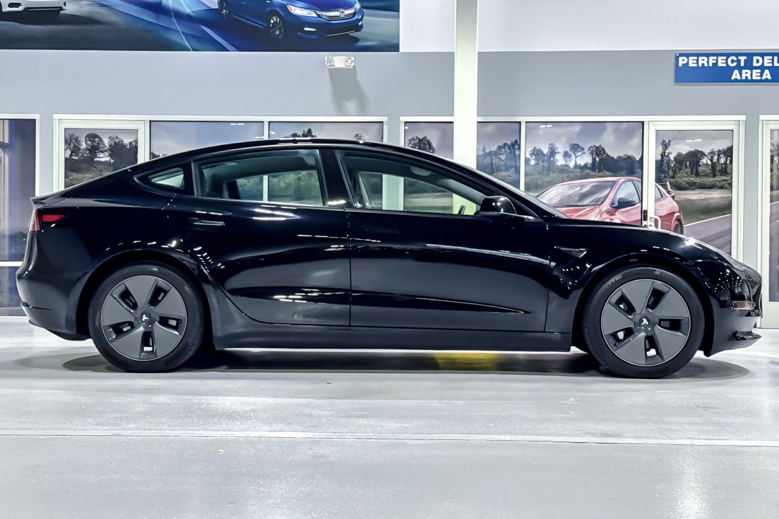 Used 2023 Tesla Model 3 Standard Range RWD image 8