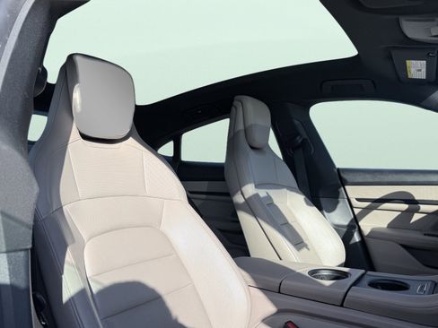 Used 2022 Porsche Taycan image 53