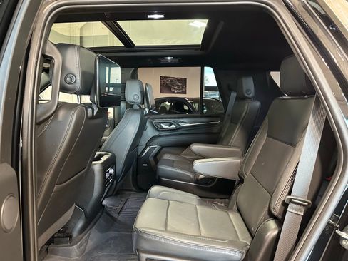 Used 2023 GMC Yukon Denali w/ Denali Reserve Package image 11