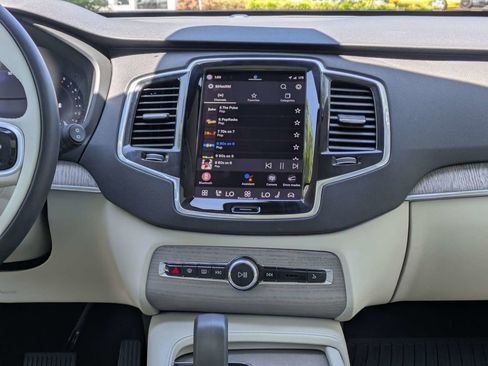 Used 2025 Volvo XC90 B6 Plus w/ Protection Package Premier image 24