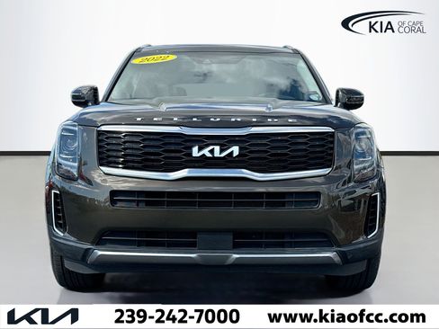 Certified 2022 Kia Telluride EX w/ Towing Package image 8