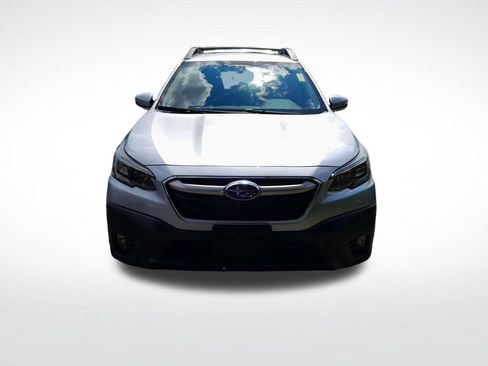 Used 2022 Subaru Outback Premium AWD/4WD image 2