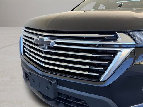 Used 2023 Chevrolet Traverse Premier AWD/4WD image 2