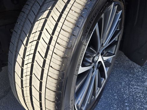 Certified 2025 Lexus ES 350 w/ Premium Package image 17