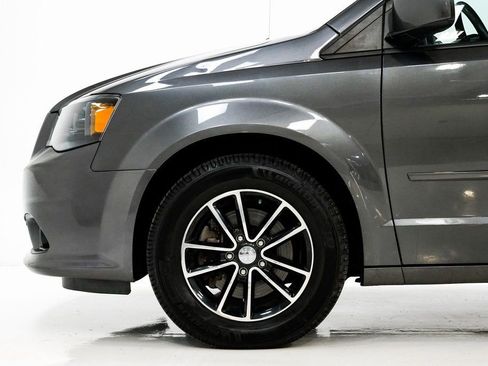 Used 2017 Dodge Grand Caravan GT image 24