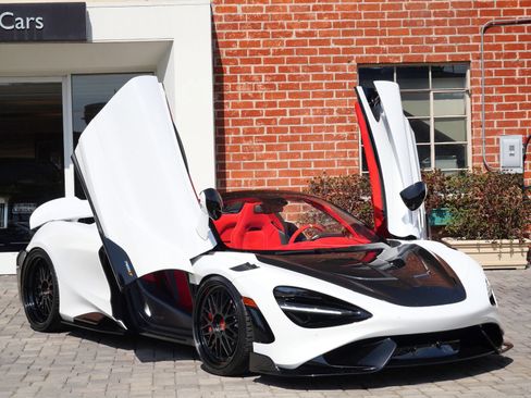 Used 2022 McLaren 765LT RWD image 19