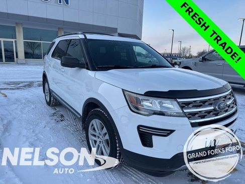 Used 2018 Ford Explorer XLT image 1