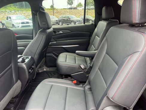 Used 2024 Chevrolet Traverse Z71 AWD/4WD image 10