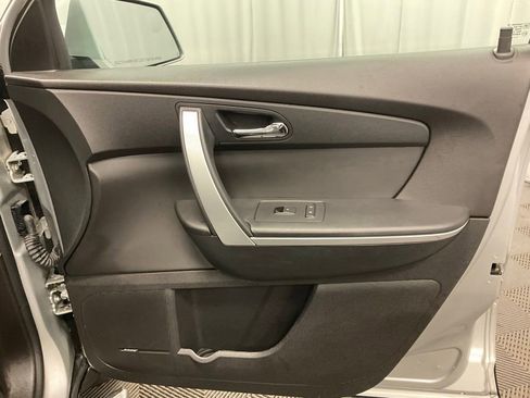 Used 2012 GMC Acadia SLT image 24