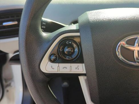 Used 2018 Toyota Prius Two image 15