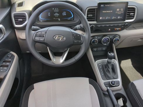 New 2025 Hyundai Venue SEL FWD image 13