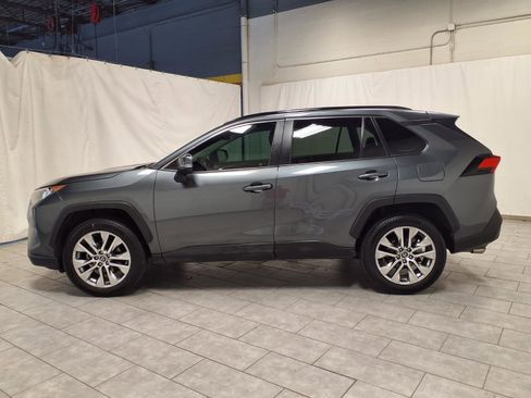 Used 2021 Toyota RAV4 XLE Premium FWD image 6