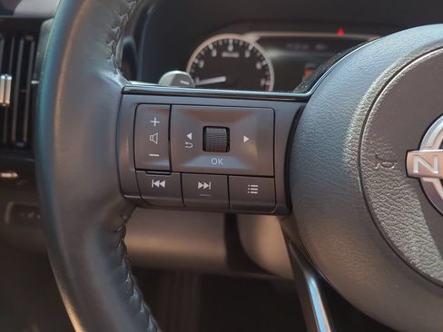 Used 2022 Nissan Pathfinder SV FWD image 28