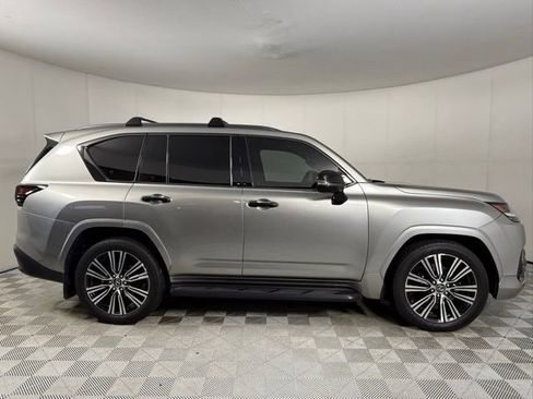 Certified 2024 Lexus LX 600 4WD w/ Appearance Package image 9