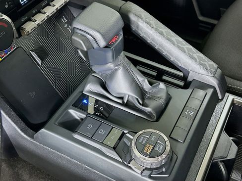 Used 2025 Toyota 4Runner TRD Off-Road image 24