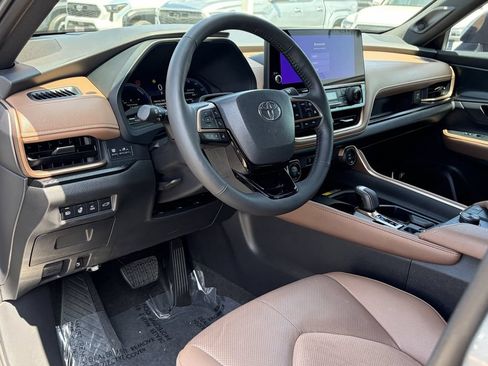 Certified 2026 Toyota Grand Highlander AWD Hybrid image 22