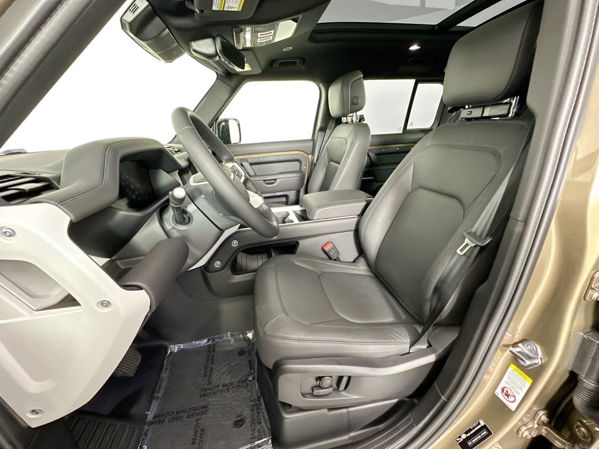 Certified 2025 Land Rover Defender 110 S AWD/4WD image 19