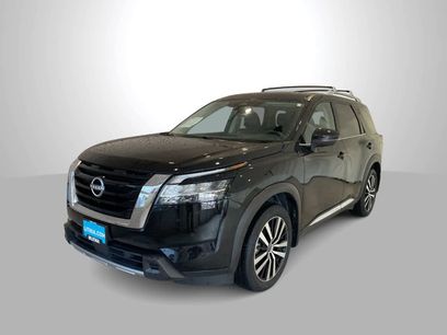 Used 2024 Nissan Pathfinder Platinum