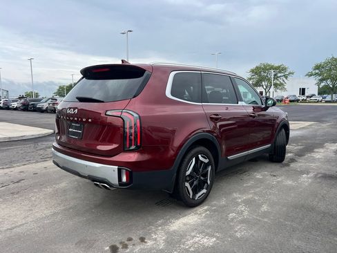 Certified 2024 Kia Telluride EX w/ EX Captain's Chair Package FWD image 4