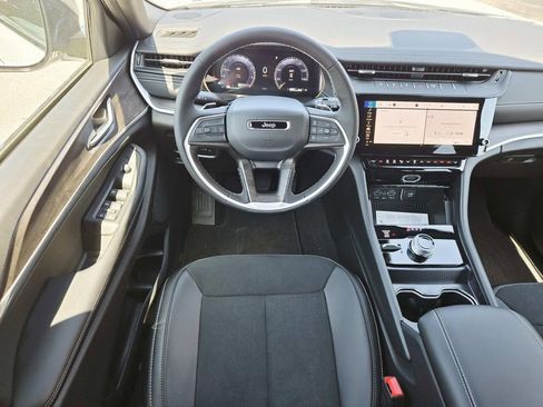 New 2026 Jeep Grand Cherokee L 4WD image 13