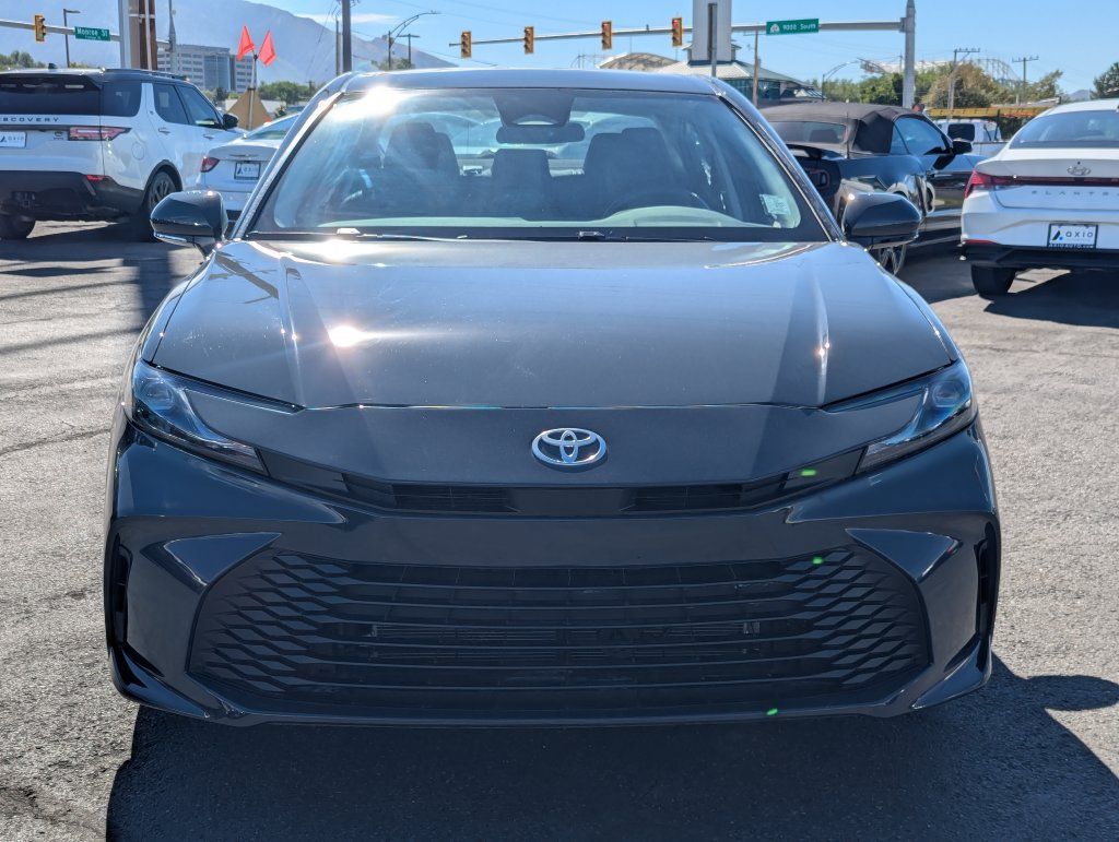 Used 2025 Toyota Camry LE FWD image 10