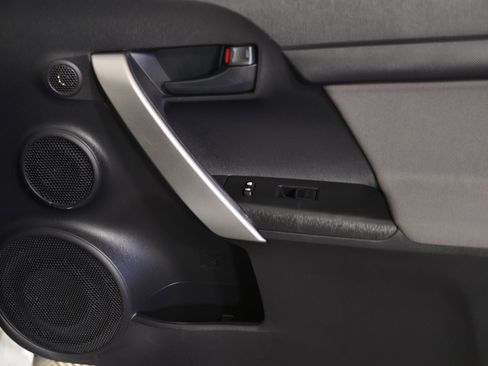 Used 2013 Scion tC 2dr HB Auto (Natl) image 19