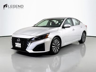 Used 2023 Nissan Altima 2.5 SV