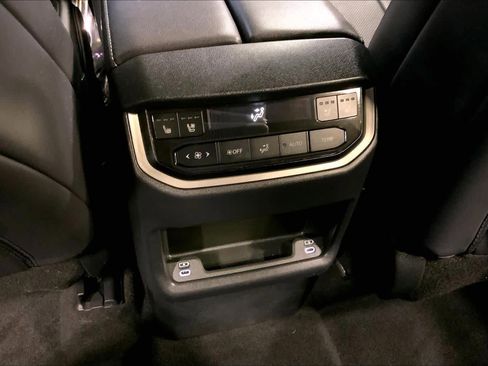 Used 2024 Lexus TX 500h F SPORT Premium image 33