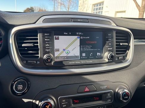 Used 2019 Kia Sorento SX w/ SX Touring Package image 17
